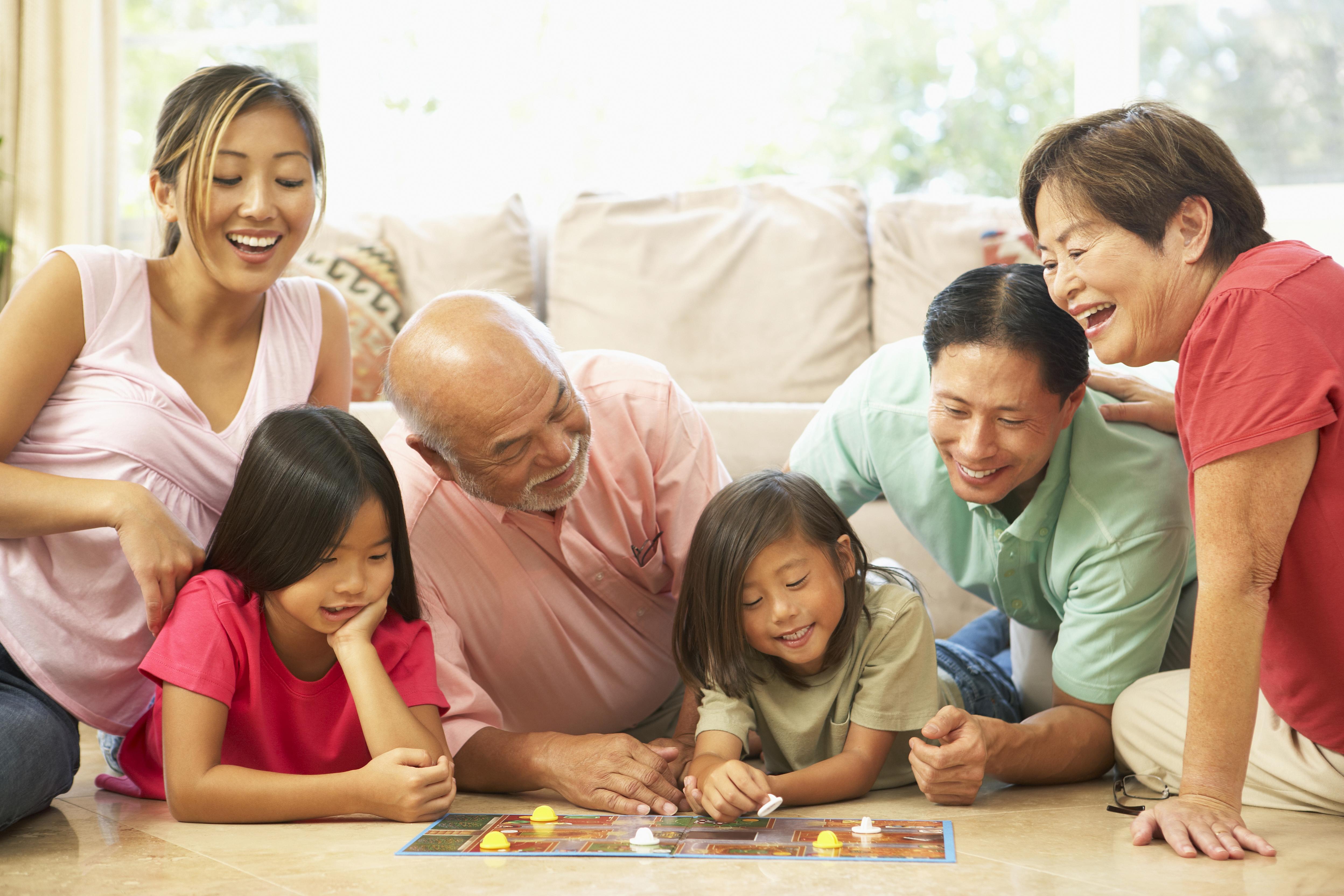 Gather 'Round, Word ‌Wizards: Tips for a Festive‍ Family Game Night