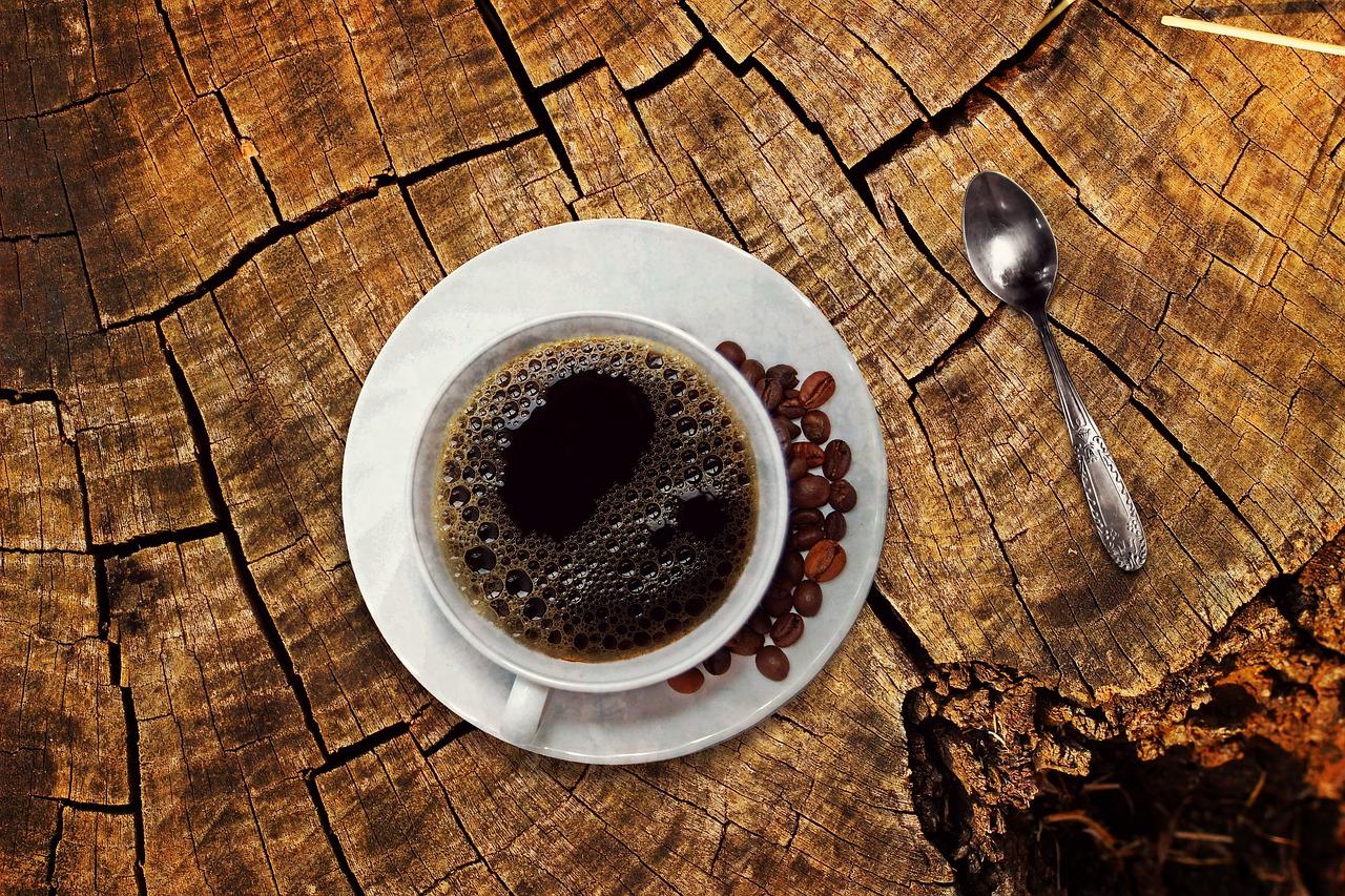 Coffee,Cakes,and Confession: Snack ​Breaks and sins Unspooled