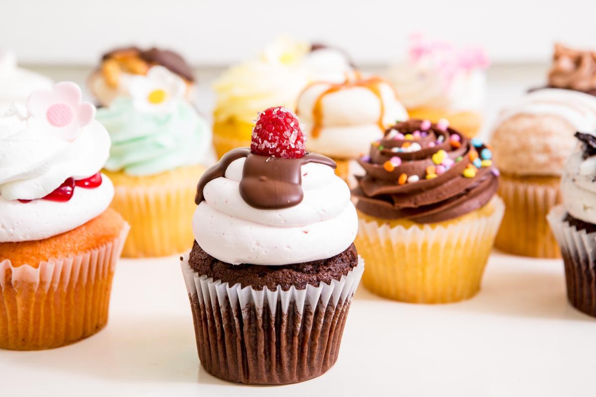 sweet Treats and‌ love ​Notes: Stitching in Some Sugar and Sass