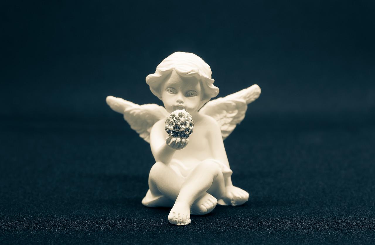 Cupid's Comedy ⁣Club: Hilarious Quotes ⁣That Send Hearts Flying