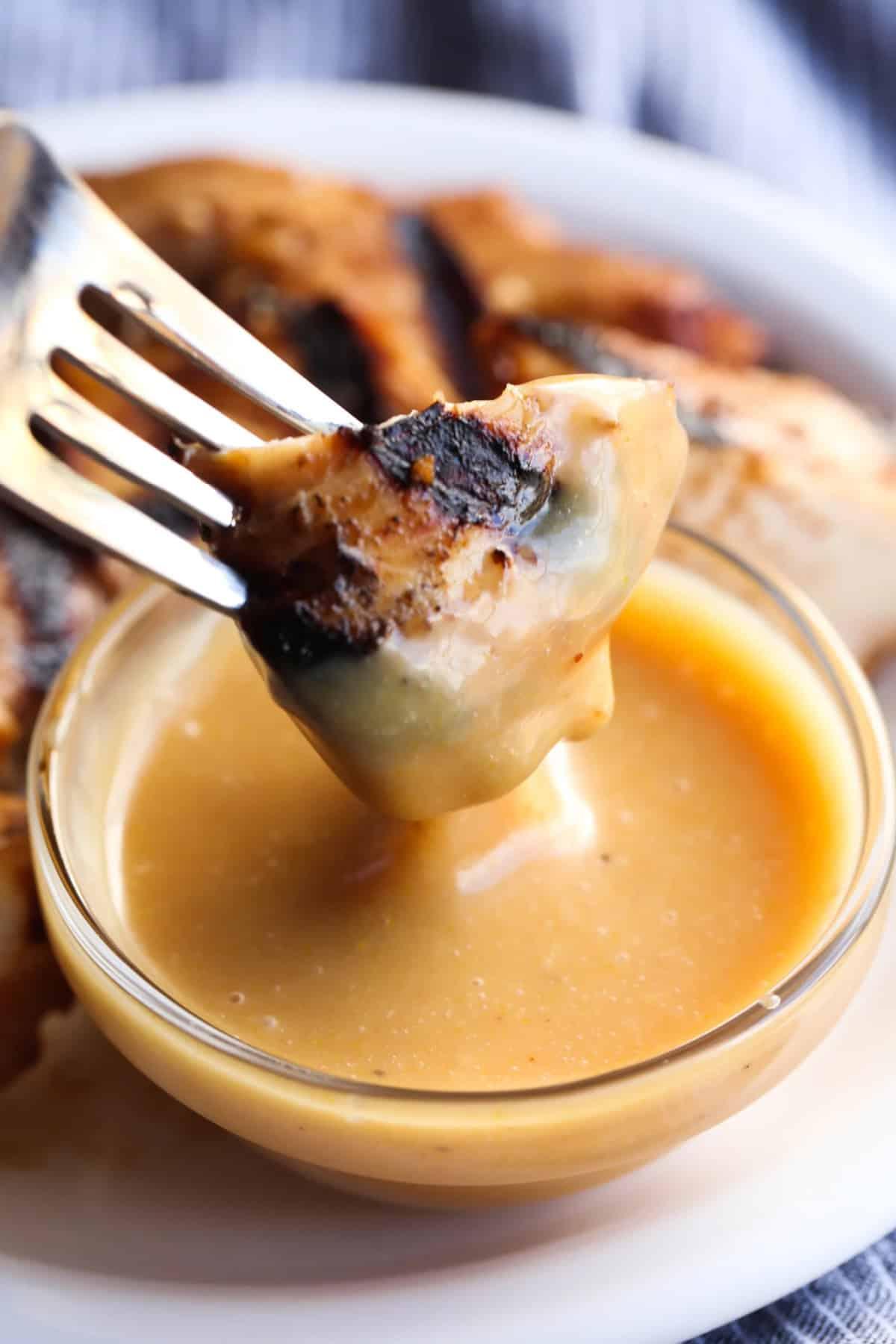 Sizzle⁣ Your Celebration: DIY Delightful Dippings
