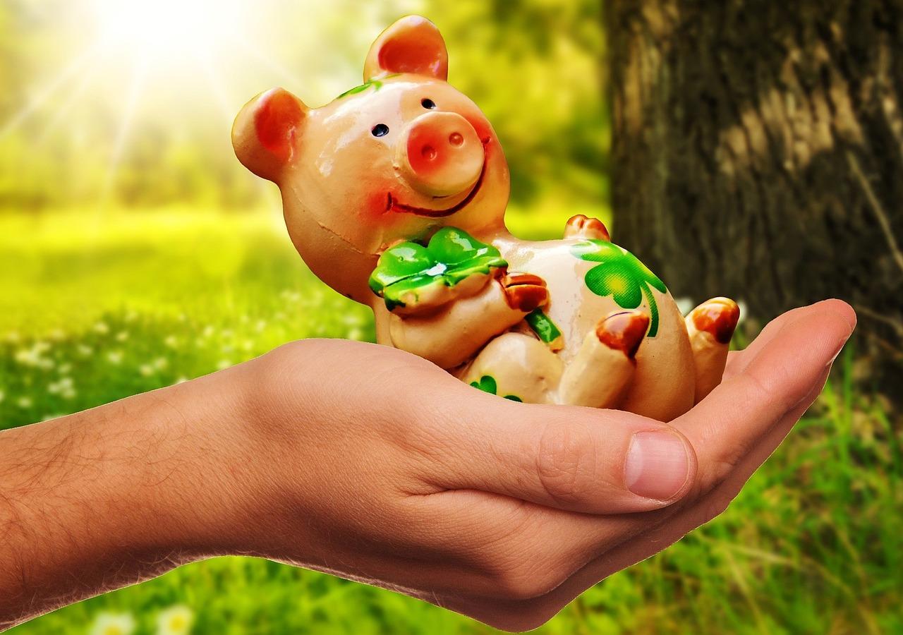 Luck and​ Prosperity: Gifting the Right⁢ Symbolism