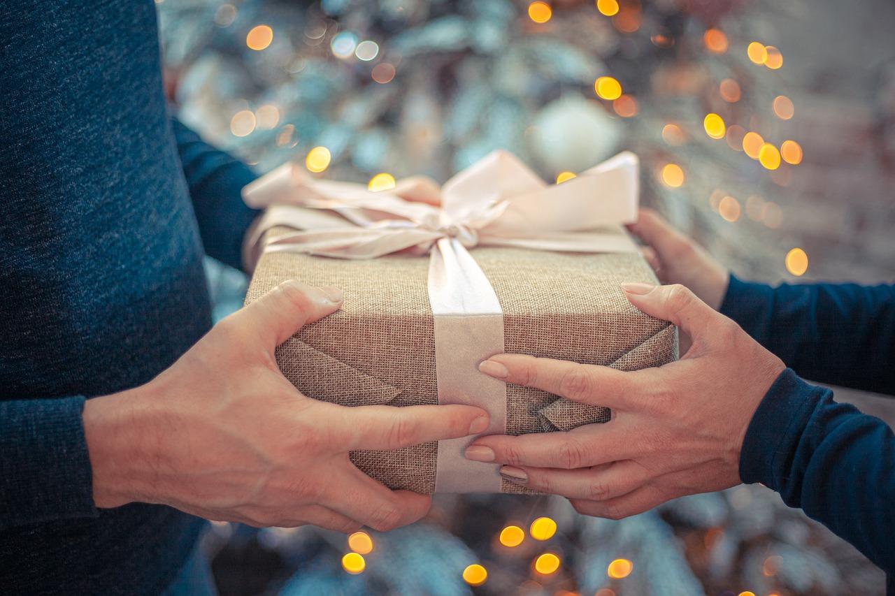 Strategies ⁢for Survival: Navigating the Unpredictable Chaos of Gift Reactions
