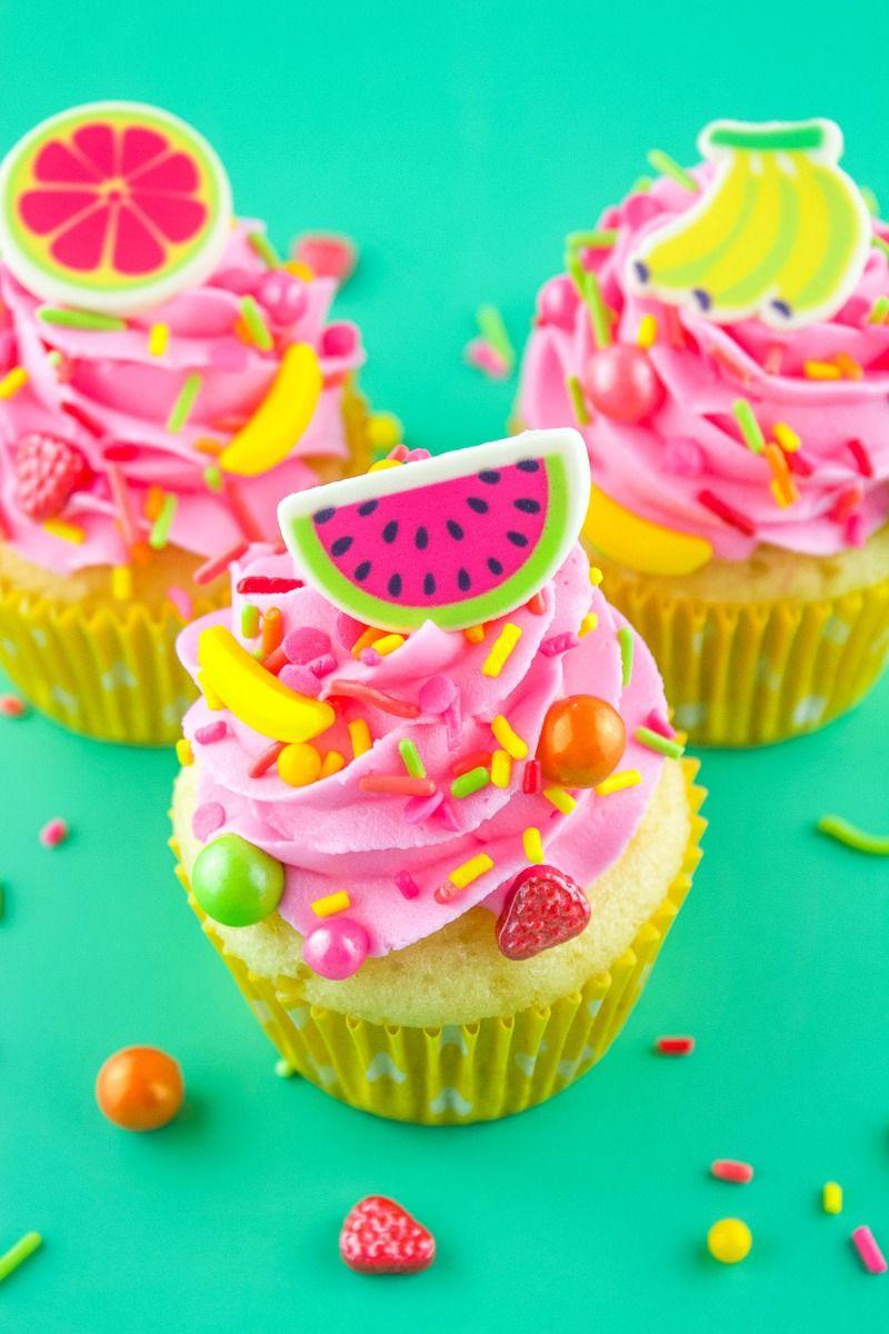Sweet ⁤Treats and Wreaths: Edible⁣ Decor Delight
