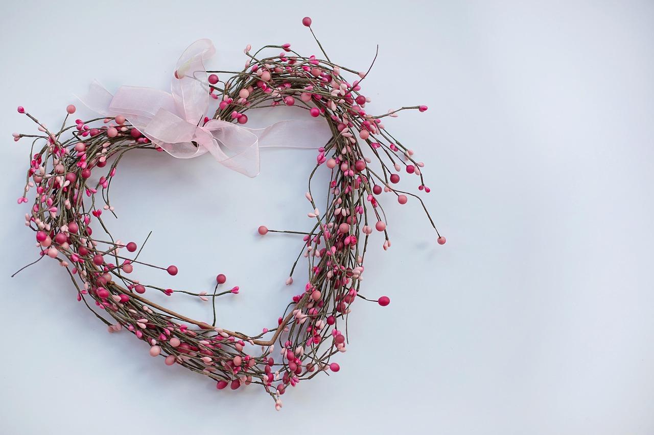 Love at First Sight: Hilariously Heartfelt Valentine’s Wreaths!