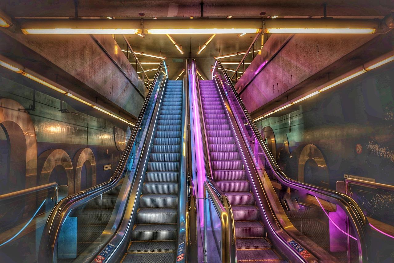 Subway Sleighs Through‌ the Holidays: Your Guide to Festive‌ Hours