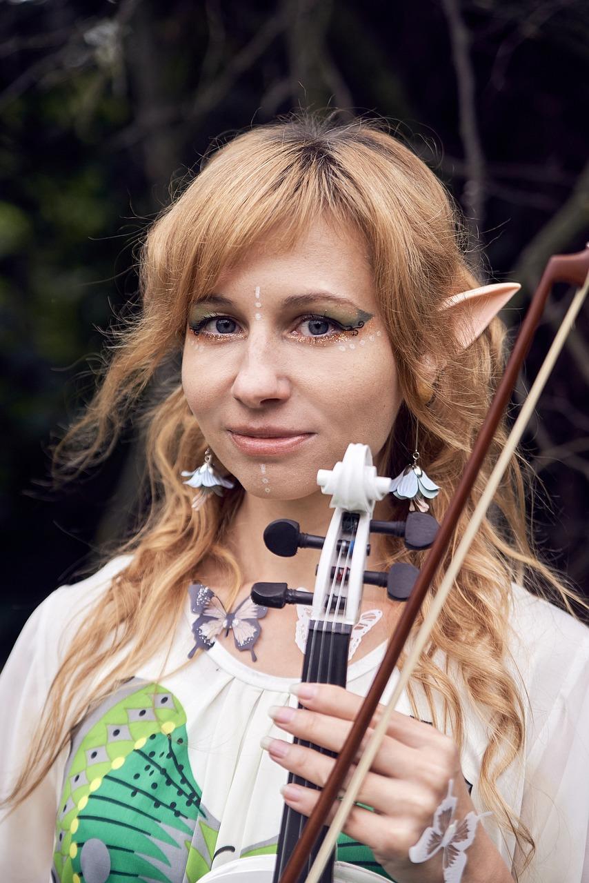 Color⁢ Outside​ the Lines: Tips ⁤for Turning Your Elf Creations ⁣into ⁢Holiday Masterpieces