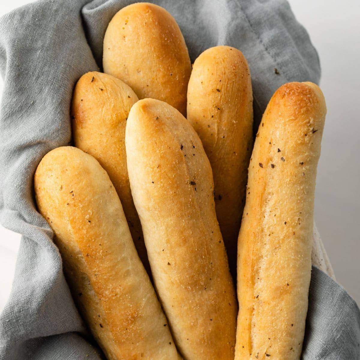 Breadsticks Galore: ⁣The Ultimate Guide to Endless Carbs Before the ⁤Big Day
