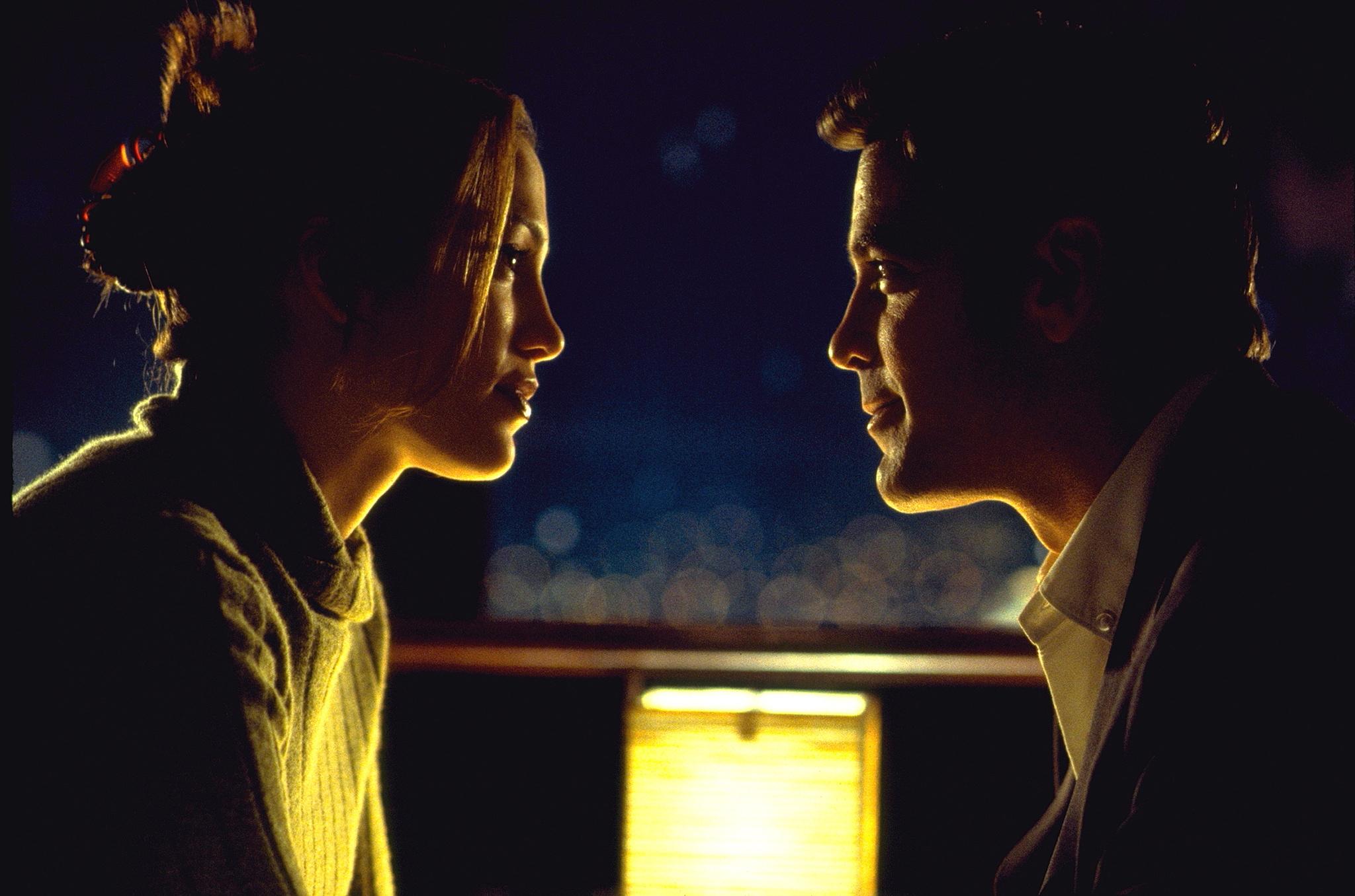 Lighting Love: How to Avoid a Romantic‌ Horror Show⁢ with your‍ Lighting Choices