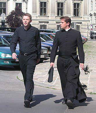 Clerical Couture: Fashion Wars ⁣in Vestments and Attire – Which Side Wears It Better?