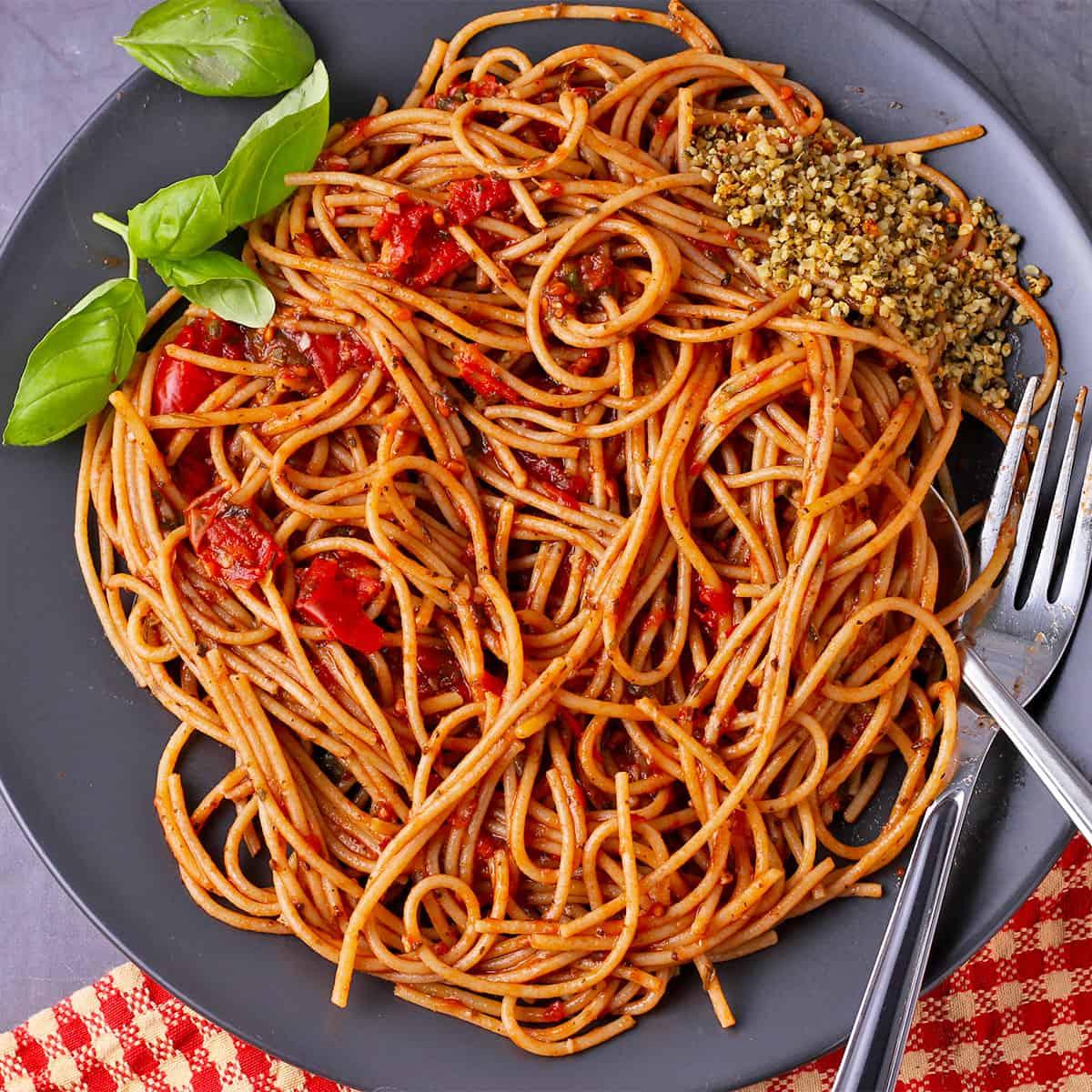 Spaghetti and Santa: Olive Garden’s Christmas Eve Hours!