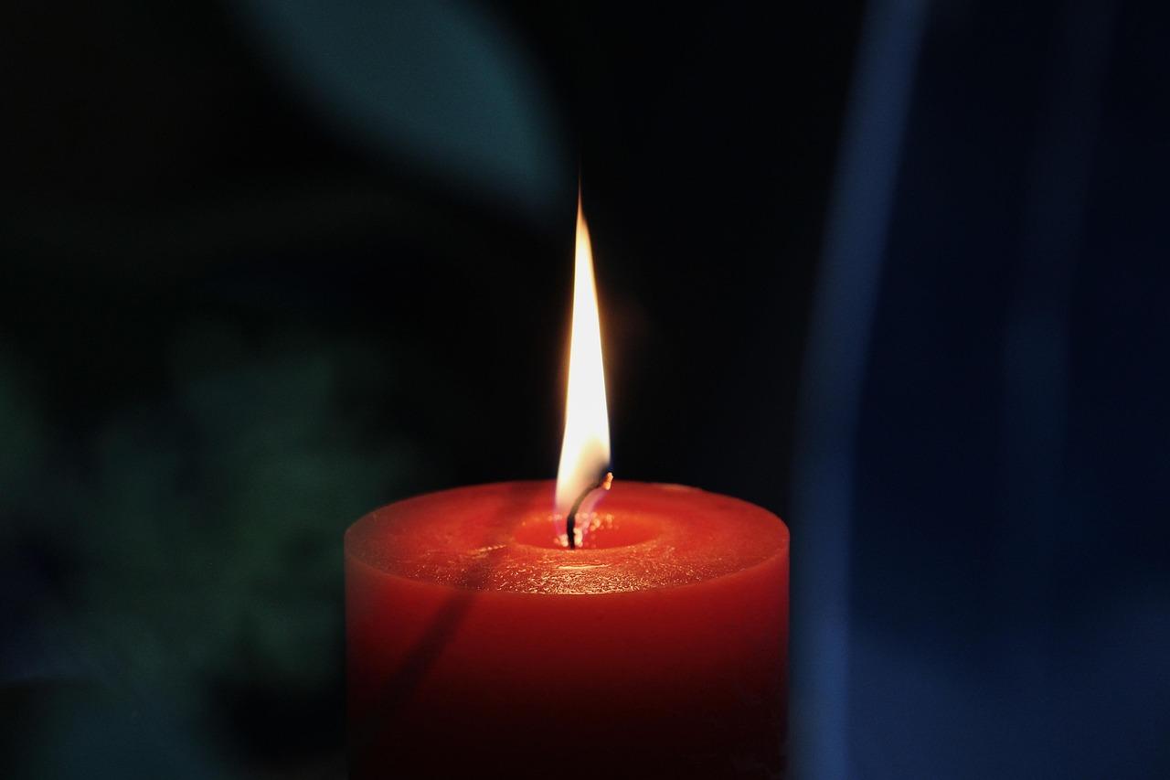 Candlelight Catastrophes: When ⁤Romantic Ambiance Turns into Fire Hazard