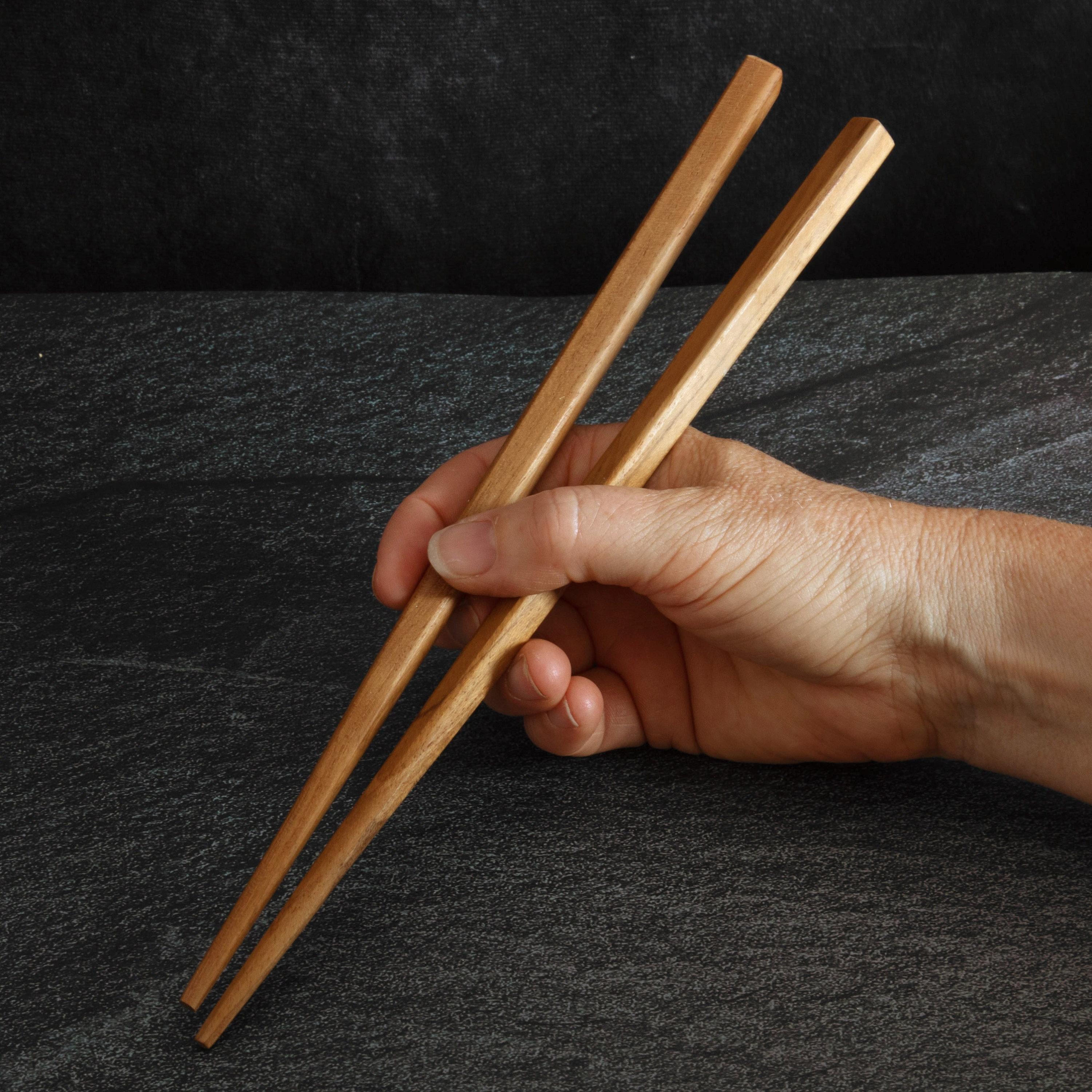Chopstick⁤ Shenanigans:‍ The Art ⁣of Gifting utensils with‌ Style