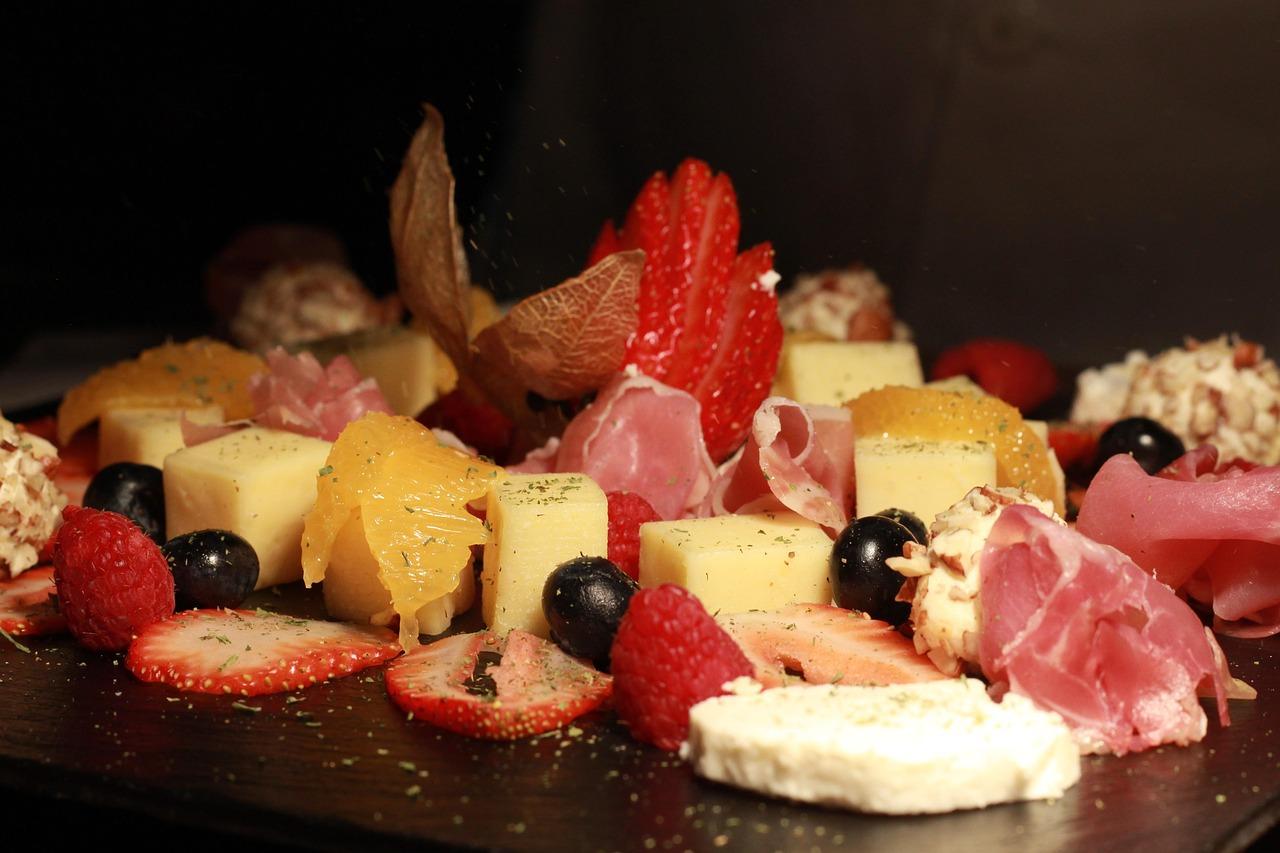 Romantic⁢ Cheese Pairings: From⁣ Gouda to Brie, ⁤Mickey’s Top ⁢Picks for a Cheesy Date Night