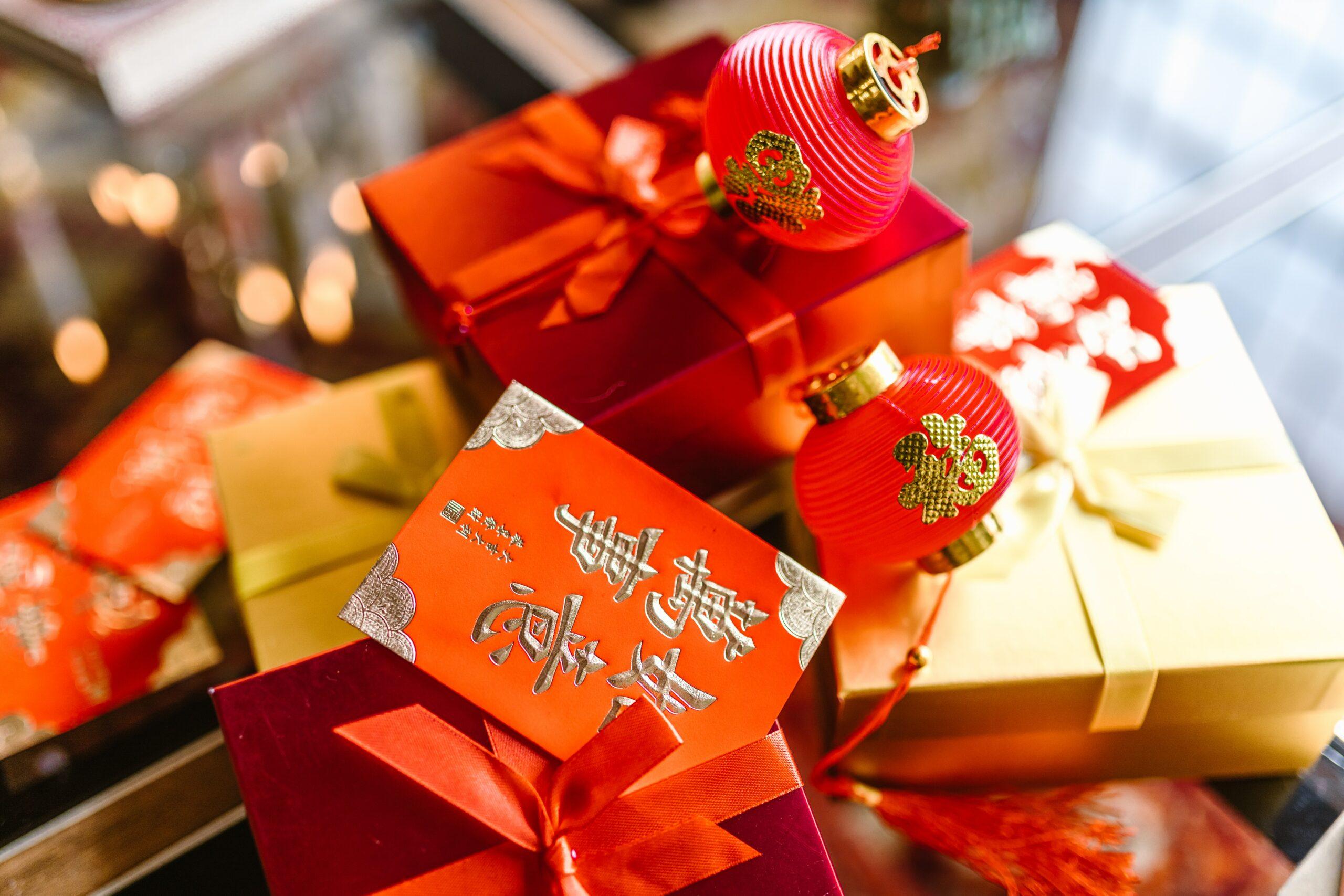 Gift-giving Gone Wild: Navigating the Maze of‌ Chinese New Year ‌Obligations