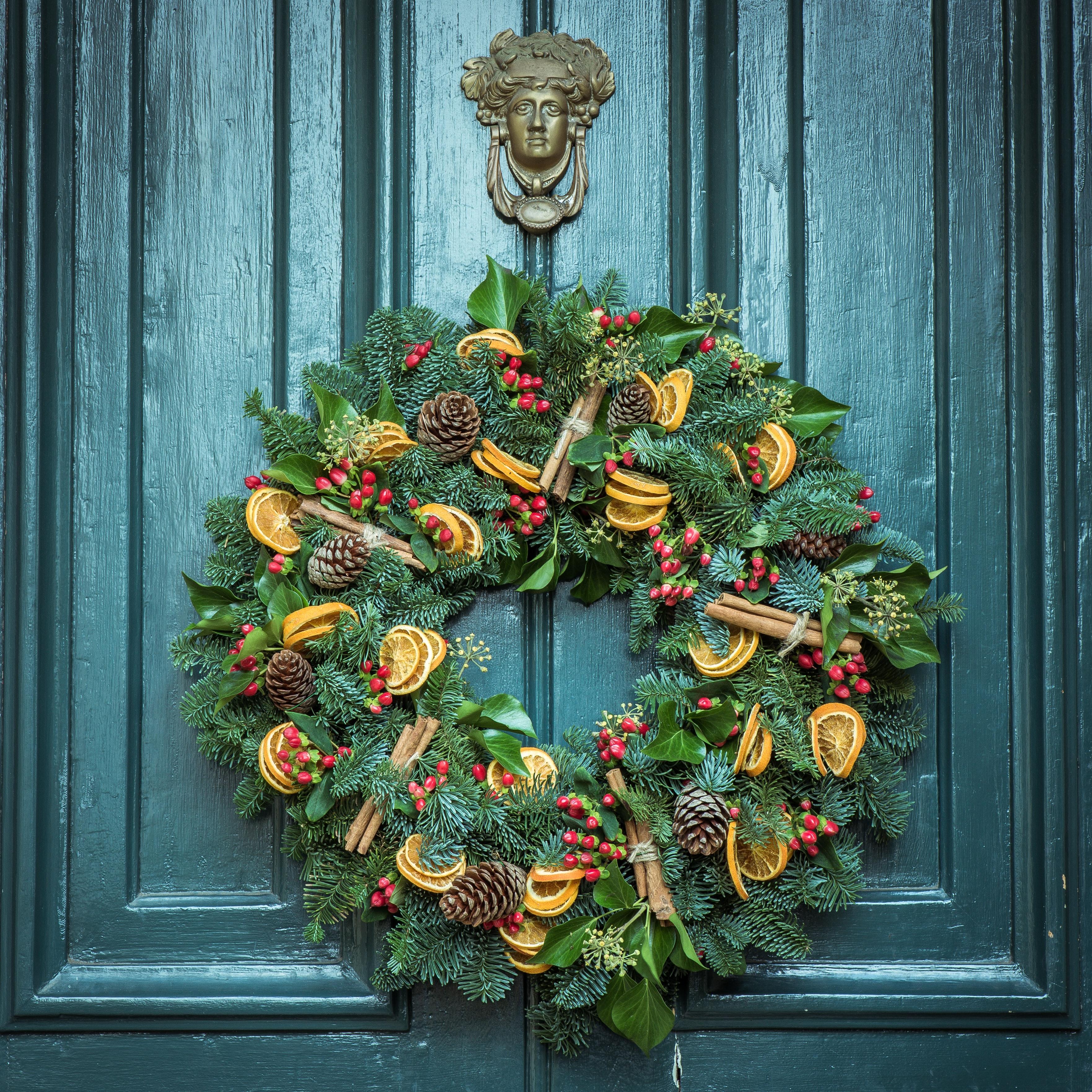 Decking⁣ the Halls with ‍Laughter: How to ‍Choose a Name that Stands ‍Out